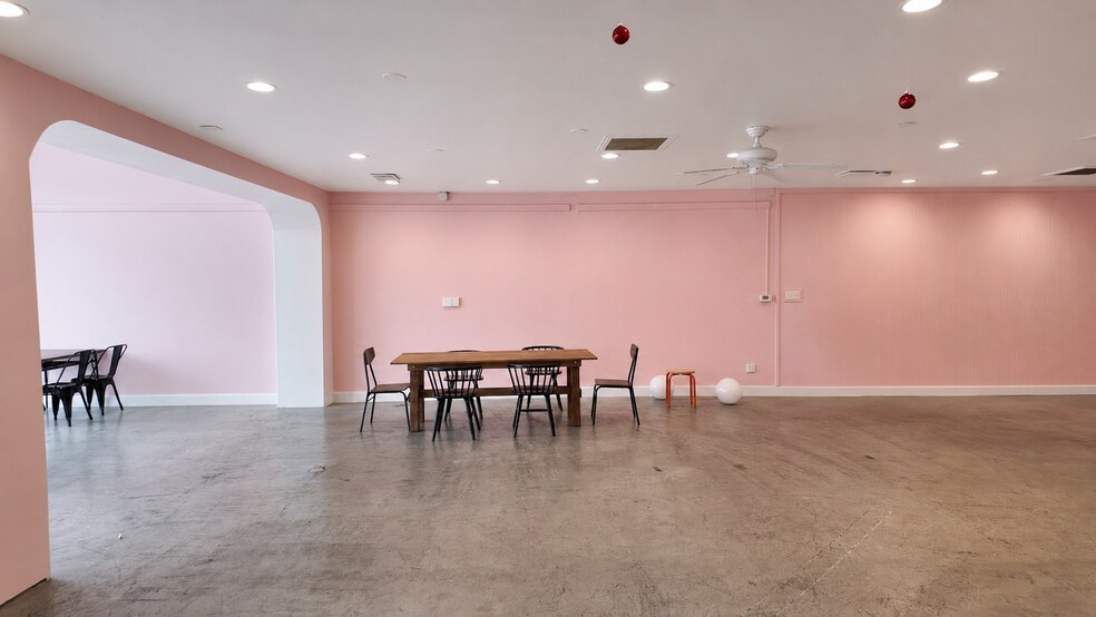 More Photos Of 529-531 4th St, Santa Rosa Storefront For Lease