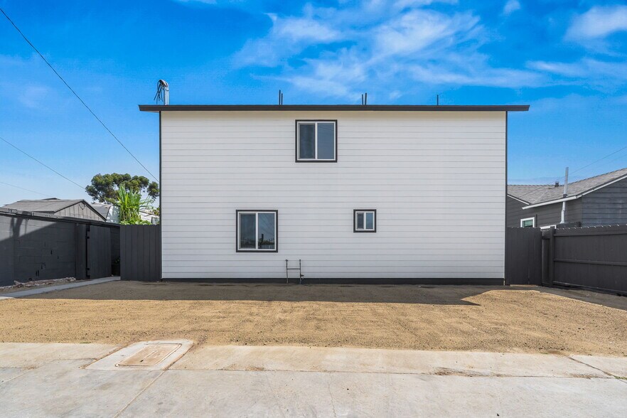 More Photos Of 3546-3552 47th St, San Diego Apartments For Sale