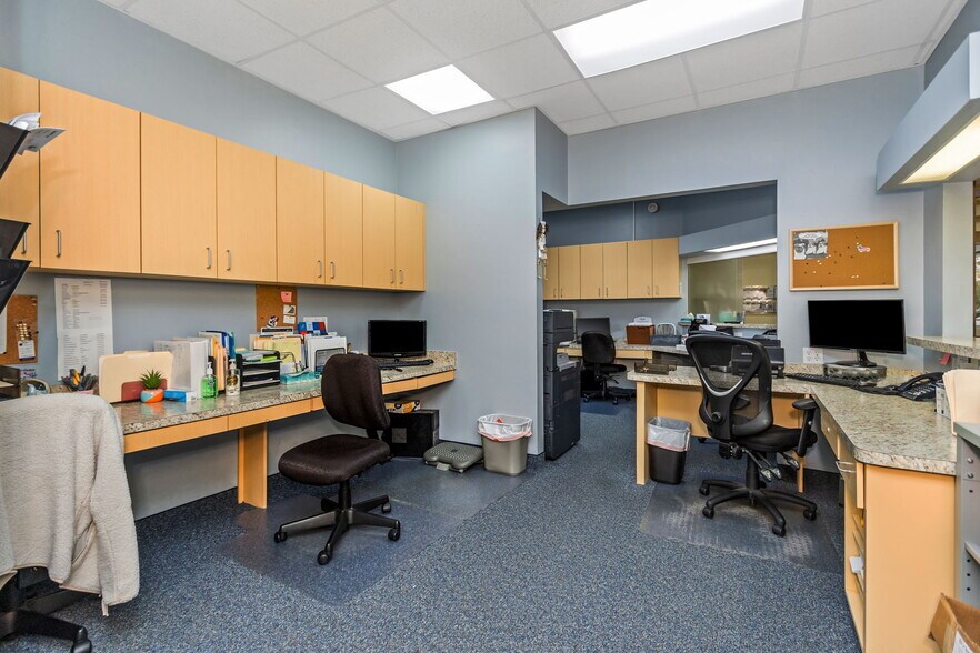 More Photos Of 7641 66th St N, Pinellas Park Medical For Sale