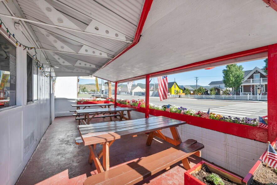More Photos Of 198 Main St, Bridgeport Restaurant For Sale