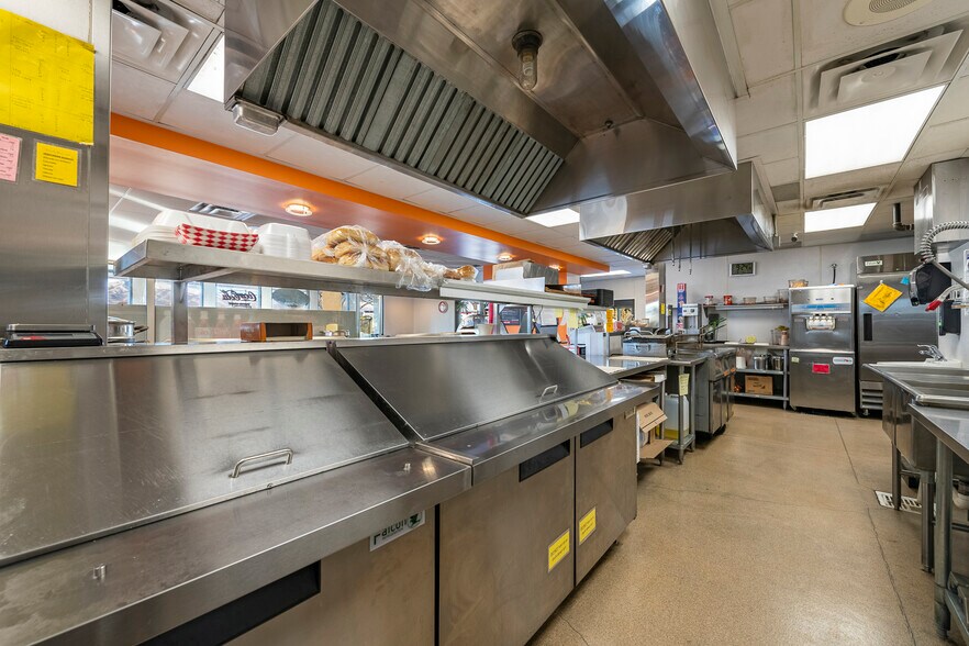 More Photos Of 7903 S Airport Rd, West Jordan Fast Food For Sale