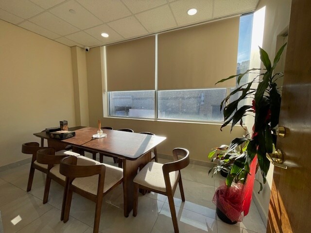 More Photos Of 75 Onderdonk Ave, Maspeth Manufacturing For Sale