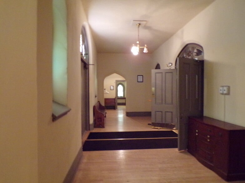 More Photos Of 1808 S 9th St, Saint Louis Freestanding For Sale
