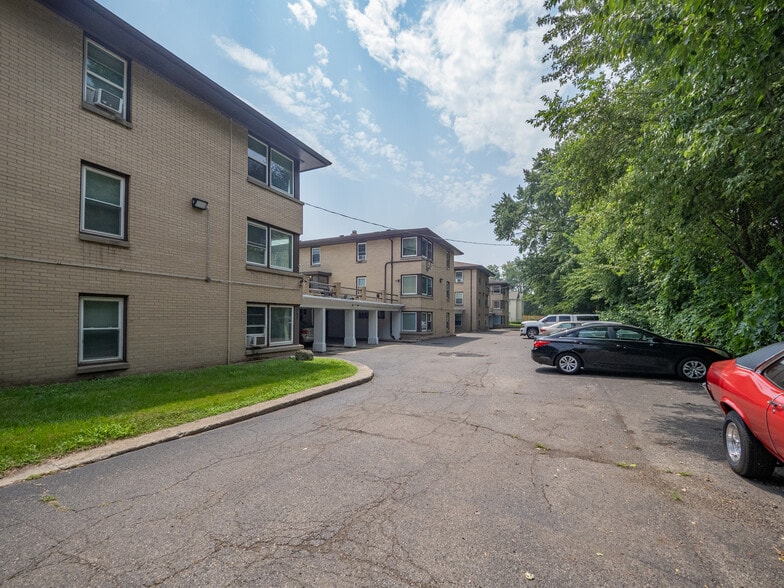 More Photos Of 503 N Riverview Dr, Parchment Apartments For Sale