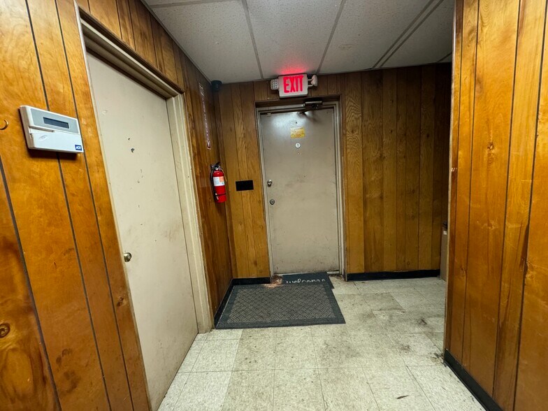 More Photos Of 994 Rhyne Rd, Clover Light Manufacturing For Sale