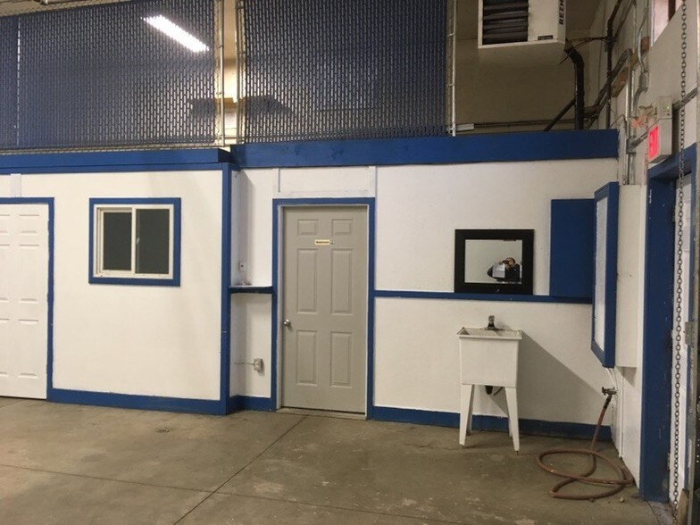 More Photos Of 12211-12219 66 St NW, Edmonton Light Manufacturing For Sale