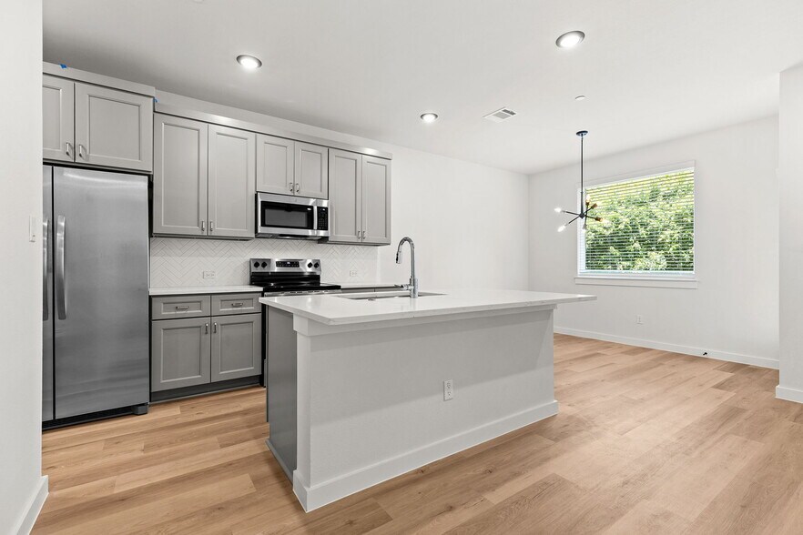 More Photos Of 2600 Gattis School Rd, Round Rock Apartments For Sale