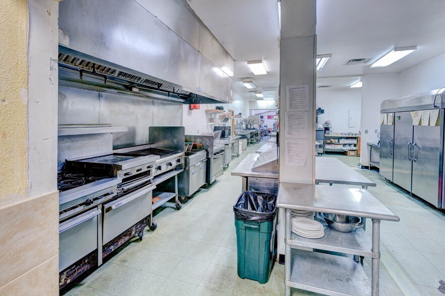 More Photos Of 333 Mill Creek Dr, Marysville Restaurant For Sale