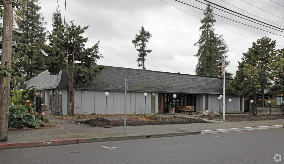 Primary Photo Of 22427 Montgomery St, Hayward Congregate Senior Housing For Sale