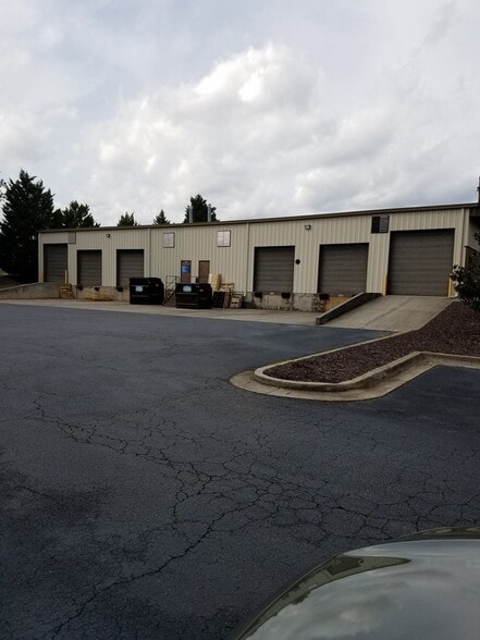 More Photos Of 3545 North Pky, Cumming Warehouse For Lease
