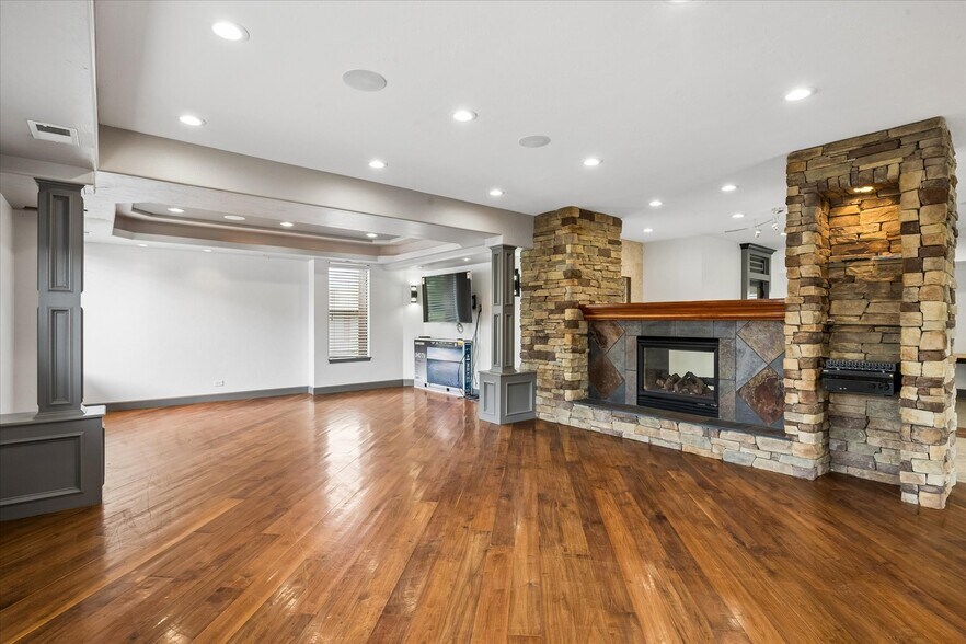 More Photos Of 1109 W Littleton Blvd, Littleton Office For Sale