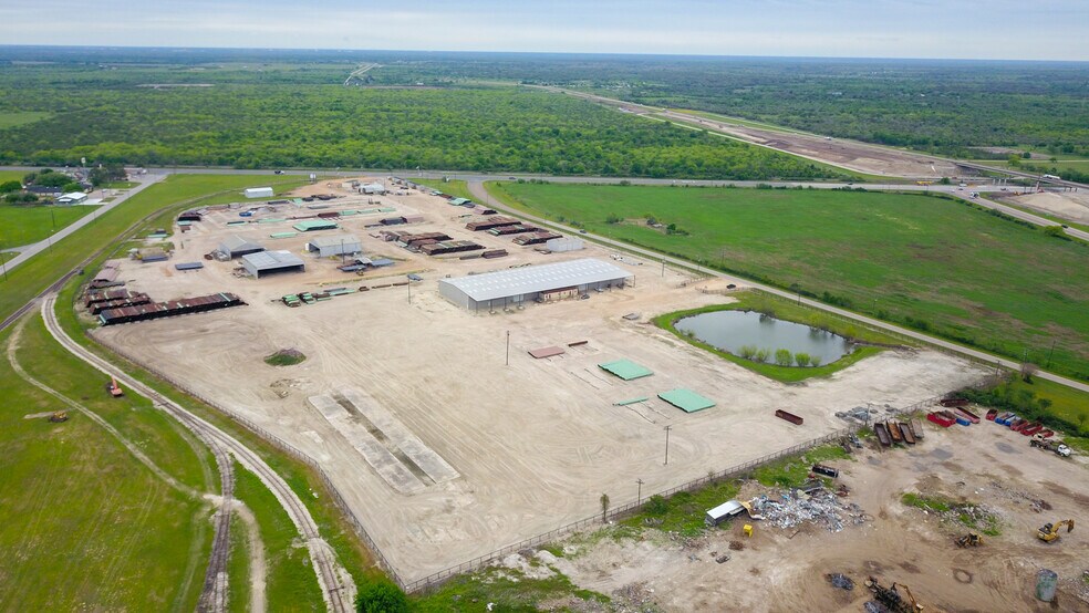More Photos Of 236 Industrial Park Dr, Victoria Warehouse For Lease