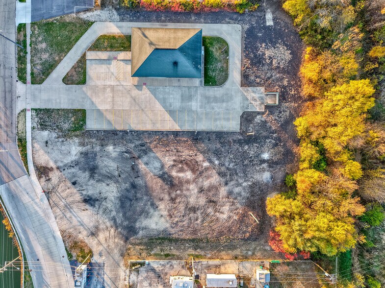 More Photos Of 237 Commercial St, Marseilles Fast Food For Sale