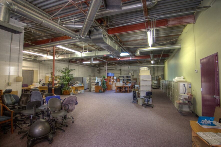 More Photos Of 530 Compton St, Broomfield Flex For Lease