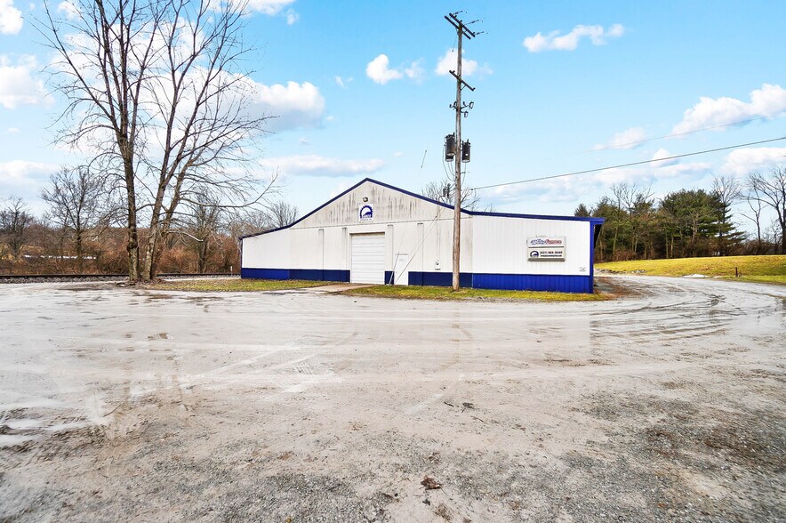 More Photos Of 6220 Knollwood Rd, Springfield Warehouse For Sale