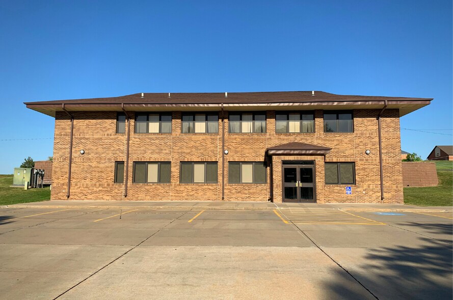 More Photos Of 2678 11th Ave, Sidney Medical For Lease