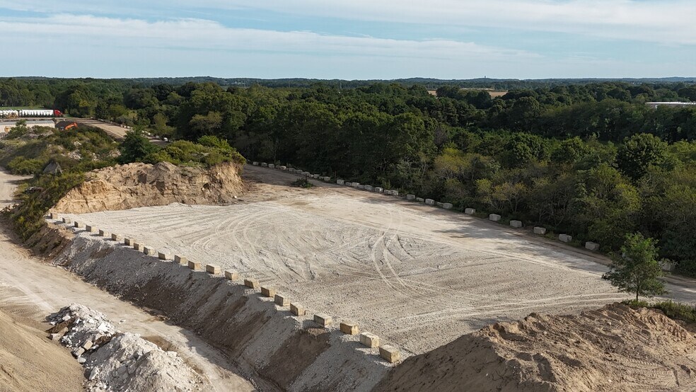 More Photos Of 4371 Middle Country Rd, Calverton Land For Lease