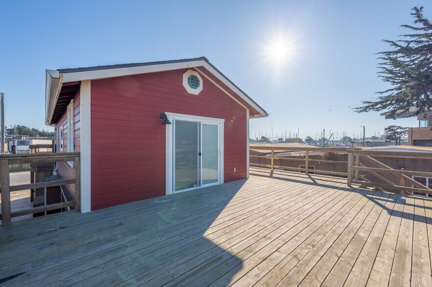 More Photos Of 7550 Sandholdt Rd, Moss Landing Warehouse For Sale