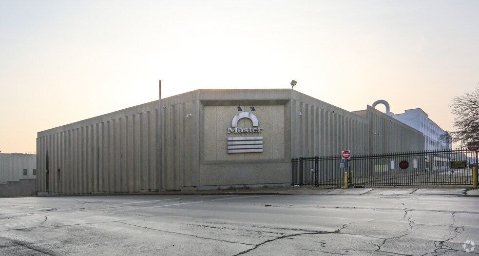 More Photos Of 2600 N 32nd St, Milwaukee Manufacturing For Sale