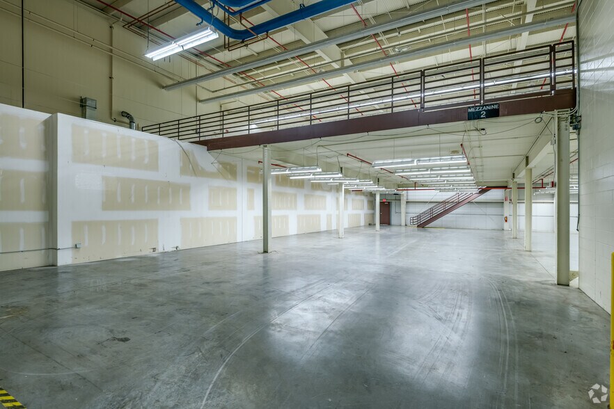 More Photos Of 1555 Glory Rd, Green Bay Manufacturing For Lease