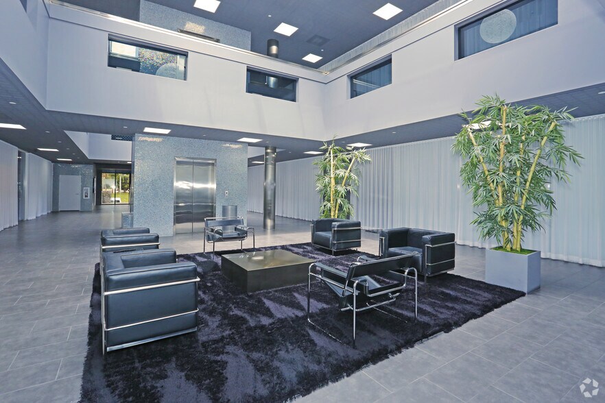 More Photos Of 3790 Paradise Rd, Las Vegas Coworking Space