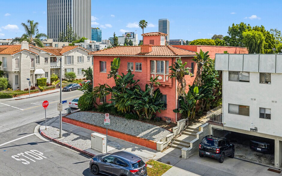 More Photos Of 6022 W 8th St, Los Angeles Apartments For Sale