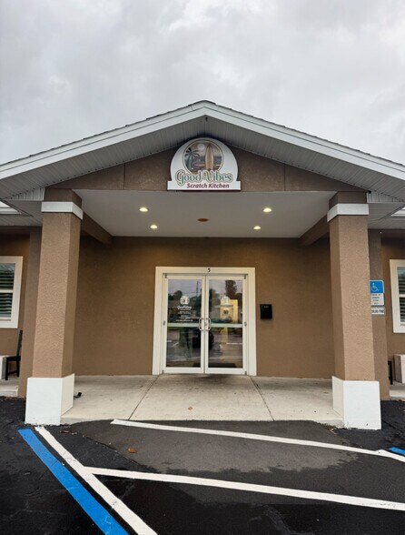 More Photos Of 165 N Yonge St, Ormond Beach Freestanding For Sale