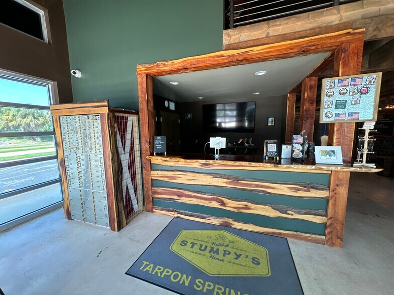More Photos Of 201 E Center St, Tarpon Springs Bar For Lease