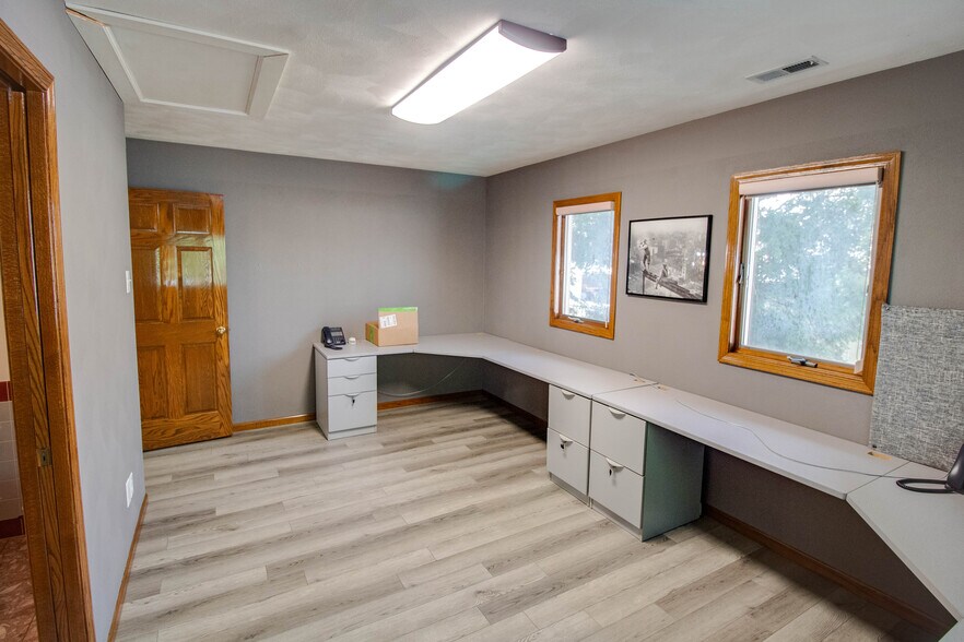 More Photos Of 27161 State Highway 3, Godfrey General Retail For Lease