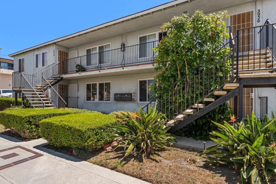 More Photos Of 3922 S Pacific Ave, San Pedro Apartments For Sale