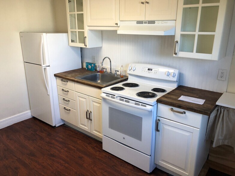 More Photos Of 402 Main St, Port Jefferson Storefront Retail Residential For Sale