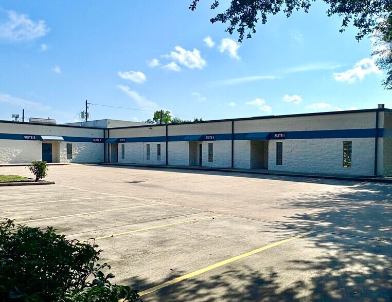 Primary Photo Of 5411 Brookglen Dr, Houston Warehouse For Lease
