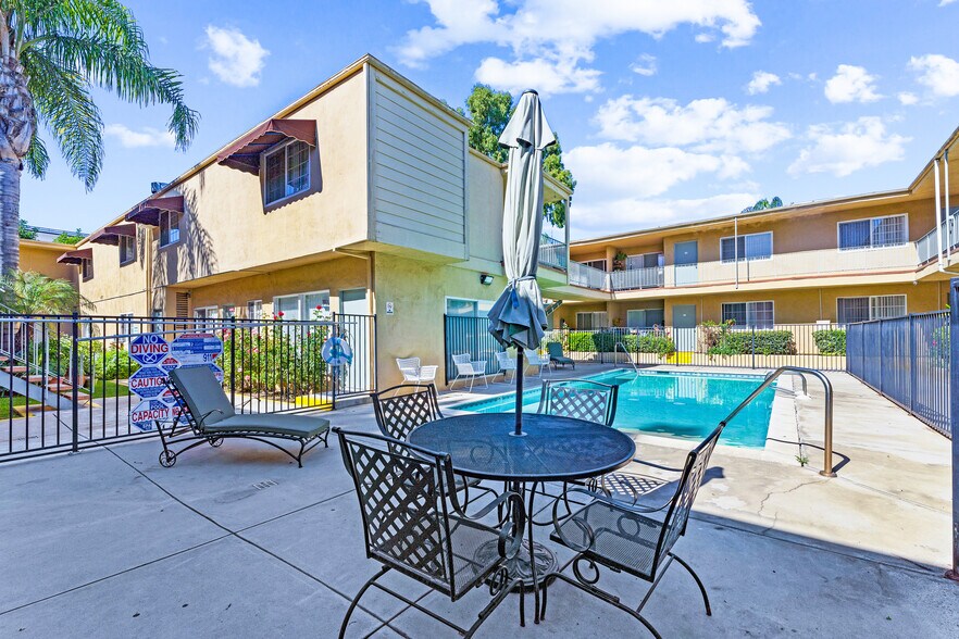 More Photos Of 8523 Etiwanda Ave, Northridge Apartments For Sale