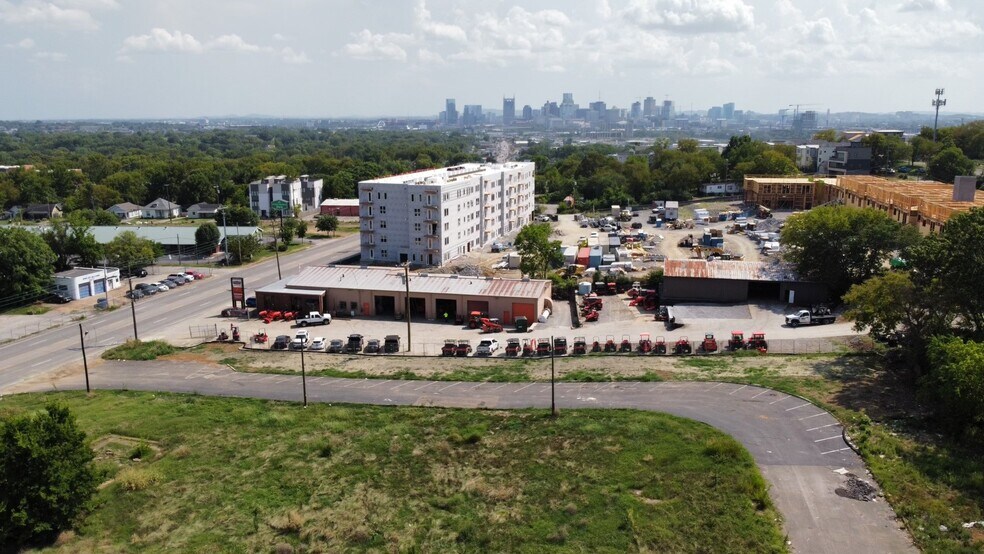 More Photos Of 1402 Dickerson Pike, Nashville Showroom For Lease