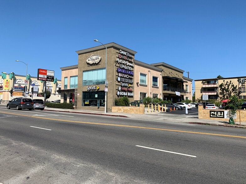 More Photos Of 400 S Western Ave, Los Angeles Storefront Retail Office For Lease