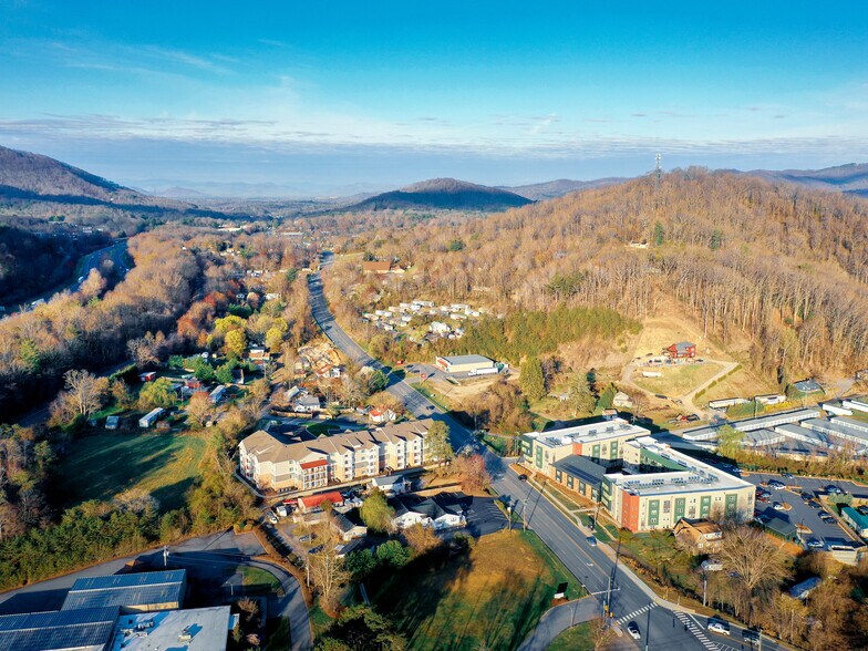 More Photos Of 2236 US 70 Hwy, Swannanoa General Retail For Sale