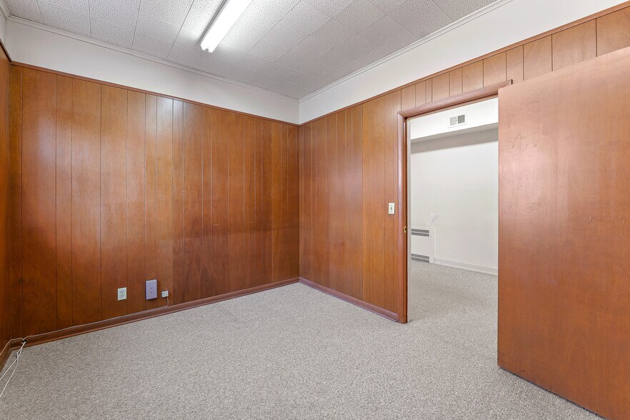 More Photos Of 6 E 1st St, Fond Du Lac Office For Sale