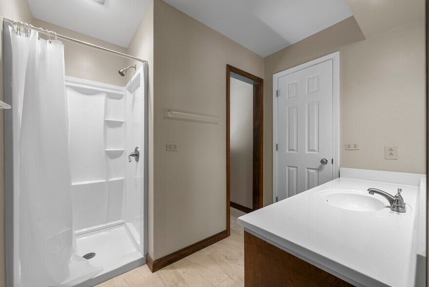 More Photos Of 1901 Moffet Rd, Saint Joseph Specialty For Sale