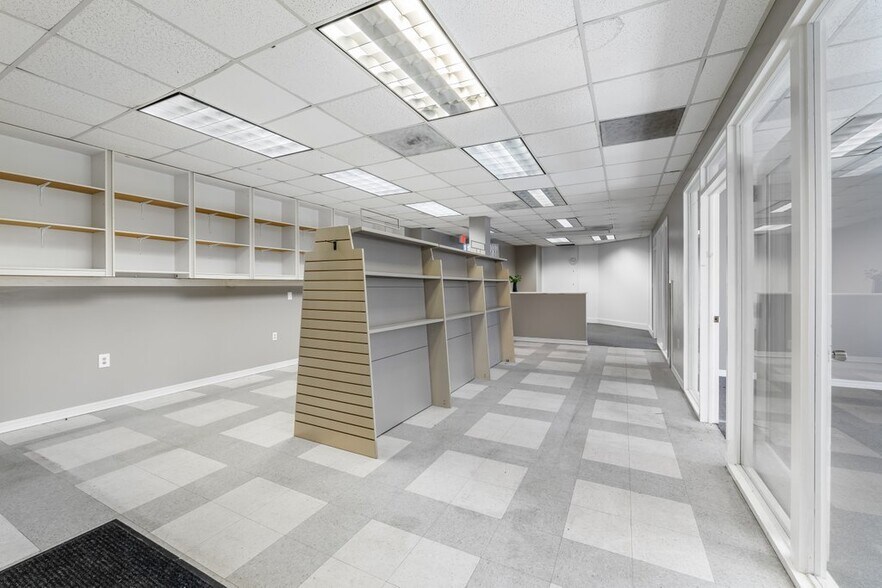 More Photos Of 9250 Cypress Green Dr, Jacksonville Medical For Lease