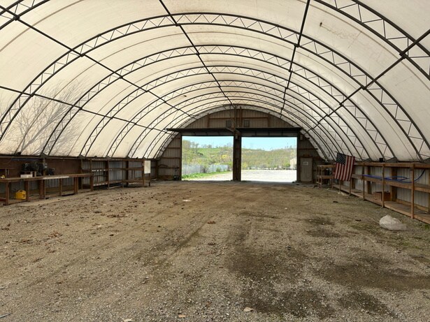 More Photos Of 947 Old Brick Rd, West Alexander Warehouse For Lease