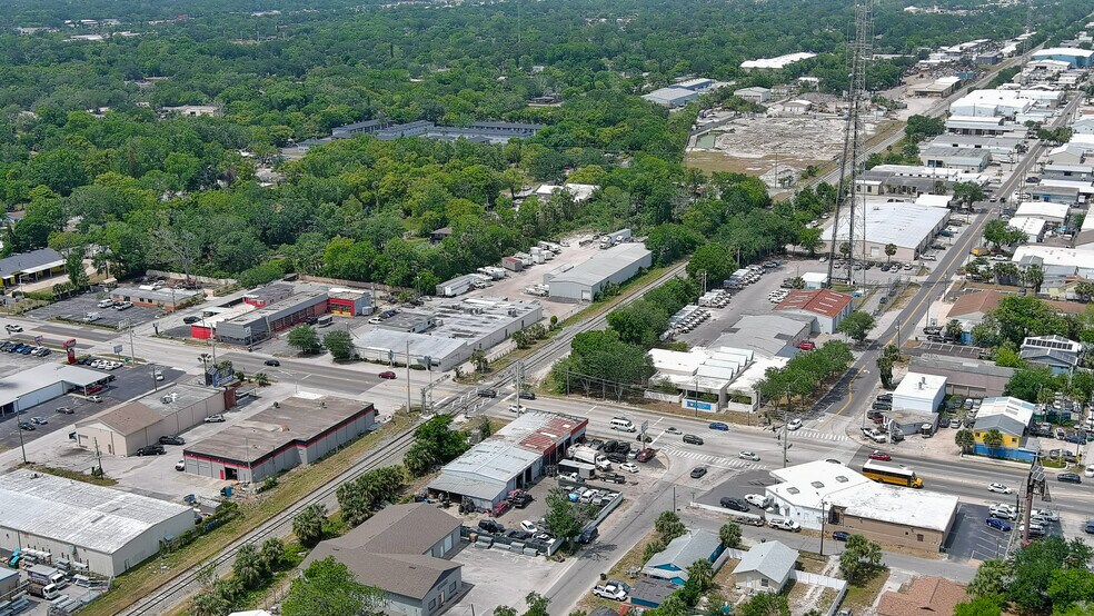 More Photos Of 401 Mason Ave, Daytona Beach Auto Repair For Sale