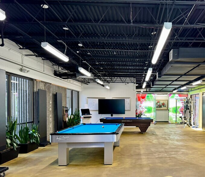 More Photos Of 17550 Gillette Ave, Irvine Manufacturing For Sale