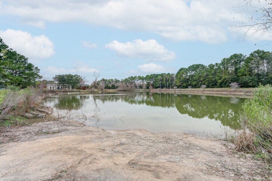 More Photos Of 850 County Road 149, Alvin Land For Sale