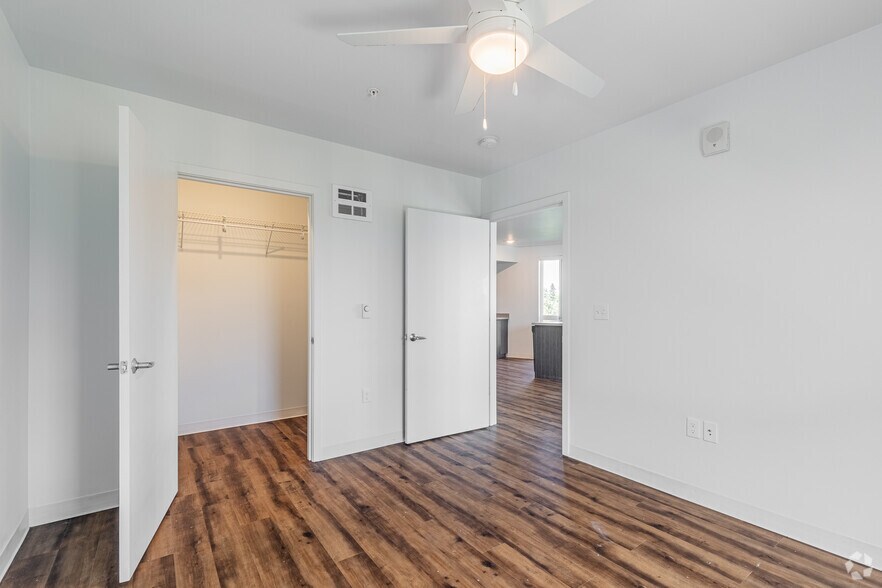 More Photos Of 5990 SE 92nd Ave, Portland Apartments For Lease