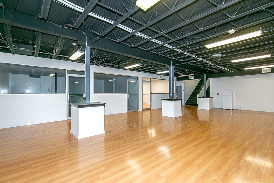 More Photos Of 183 S Broadway, Hicksville Office For Sale