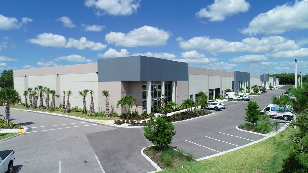 More Photos Of 9373 Laredo Ave, Fort Myers Warehouse For Lease