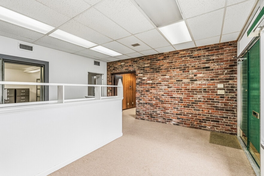 More Photos Of 2145 15th Ave, Vero Beach Office For Sale