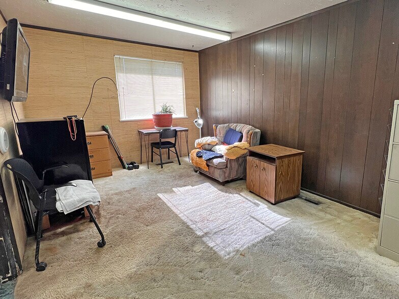 More Photos Of 195 Elm St, Blackfoot Office For Sale