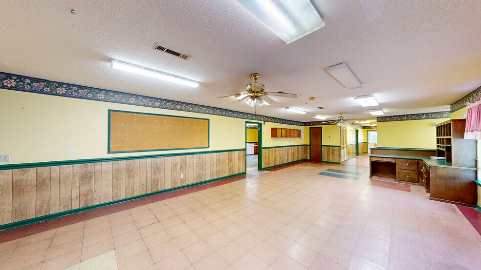 More Photos Of 104 N Herring St, Dothan Office For Sale