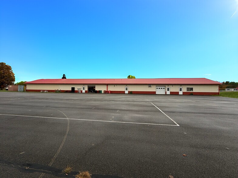 More Photos Of 555 Cortland Rd, Groton Flex For Sale